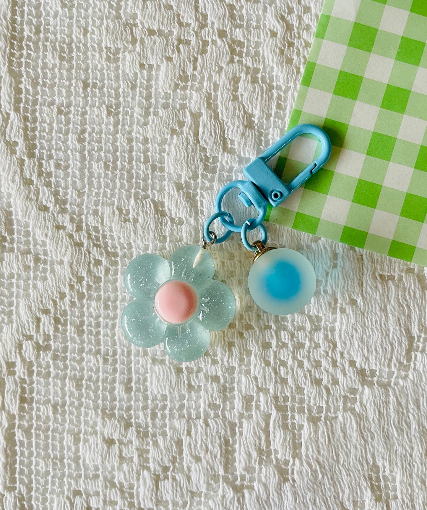 Zipper Charm -  happy flower (blue)