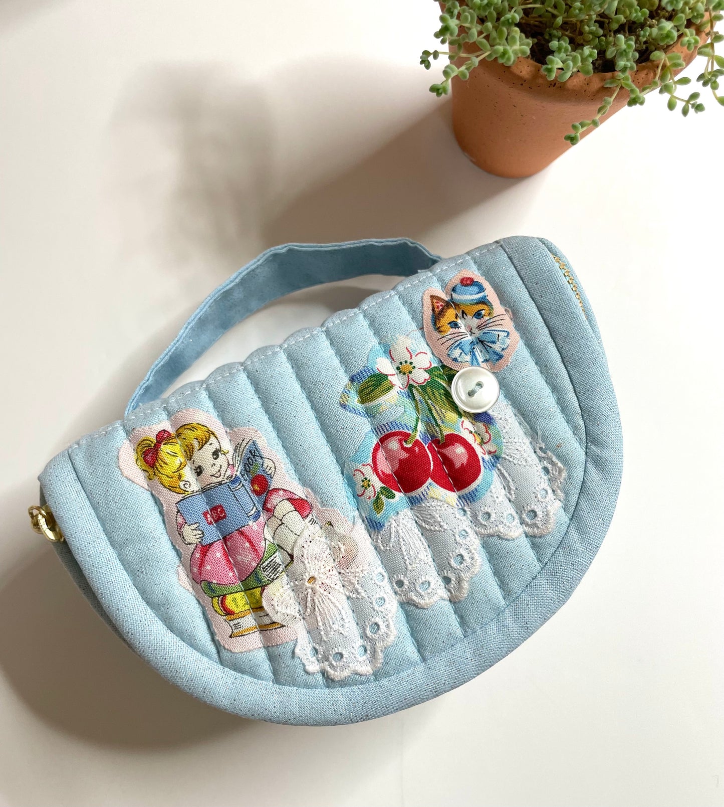 Sewing Kit -- SWEET SEWING BOX -- Blue