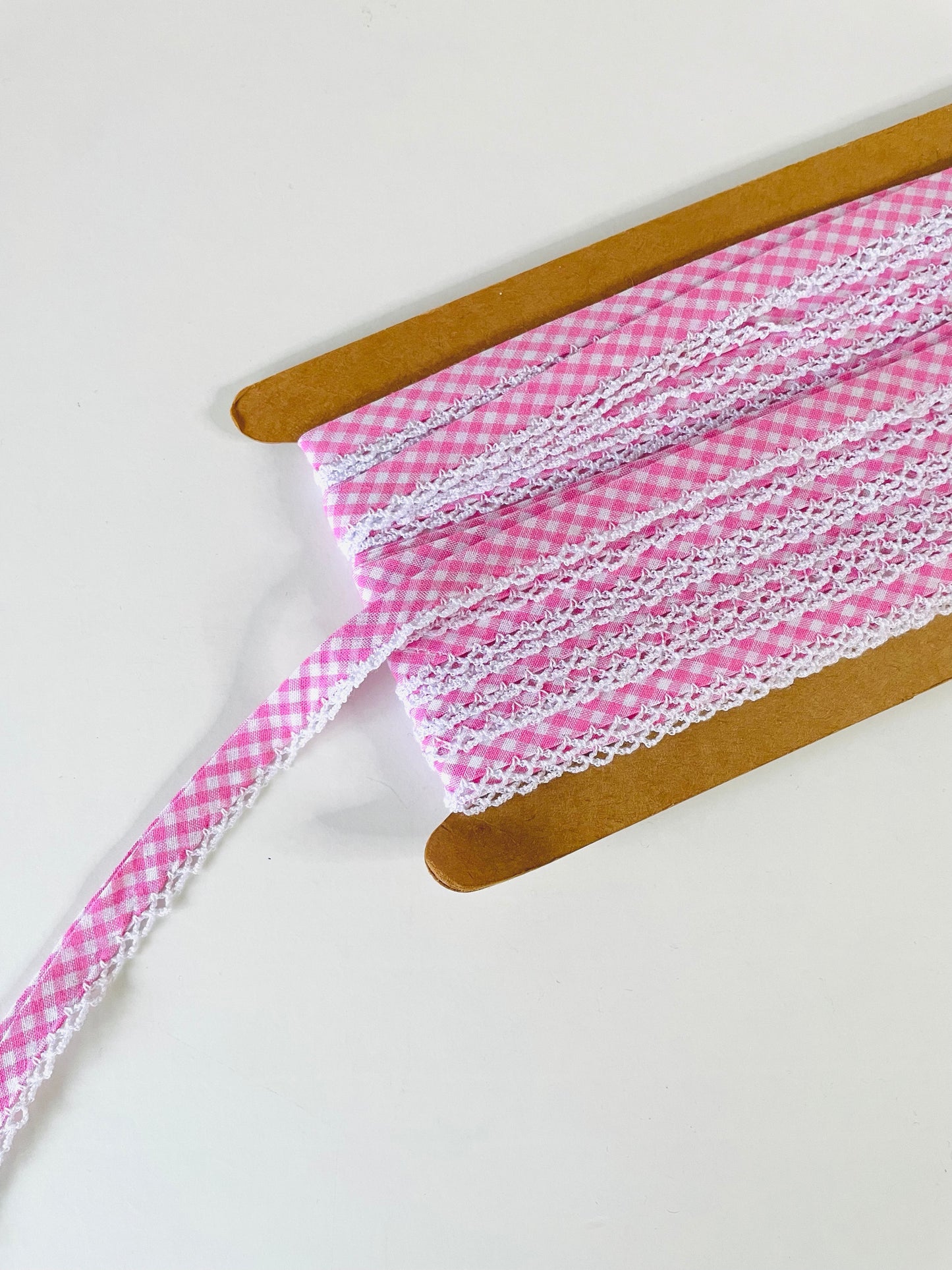 Crochet-edged Poplin Bias Binding (Double Fold)  (pink)